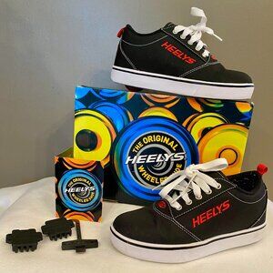 Heelys Pro 20 - Skate Shoe/Sneaker Sz Youth 5 Black, Red and White